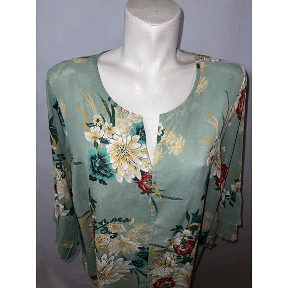 Violet & Claire Top Size 2X Green Floral Accordion Pleated Sleeves V-neck Tunic - Picture 2 of 10